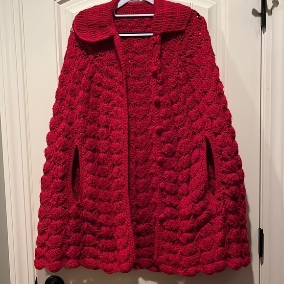 GORGEOUS red chunky crochet handknit open cardigan/cape/poncho boho grandma OS - Picture 10 of 10